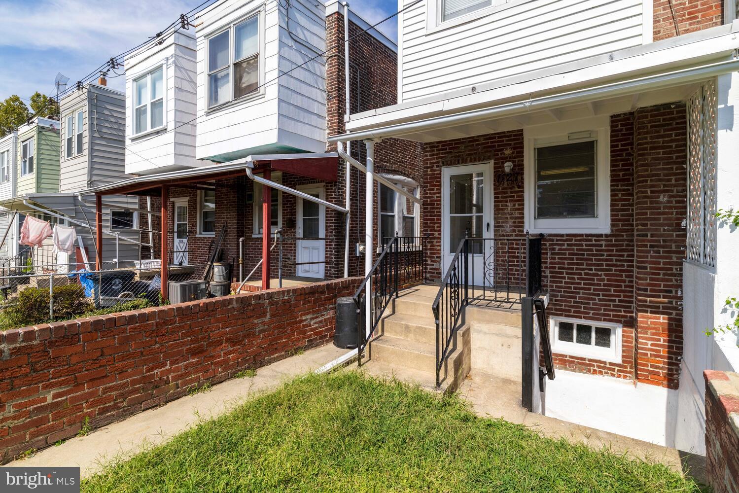 1127 E 11TH STREET