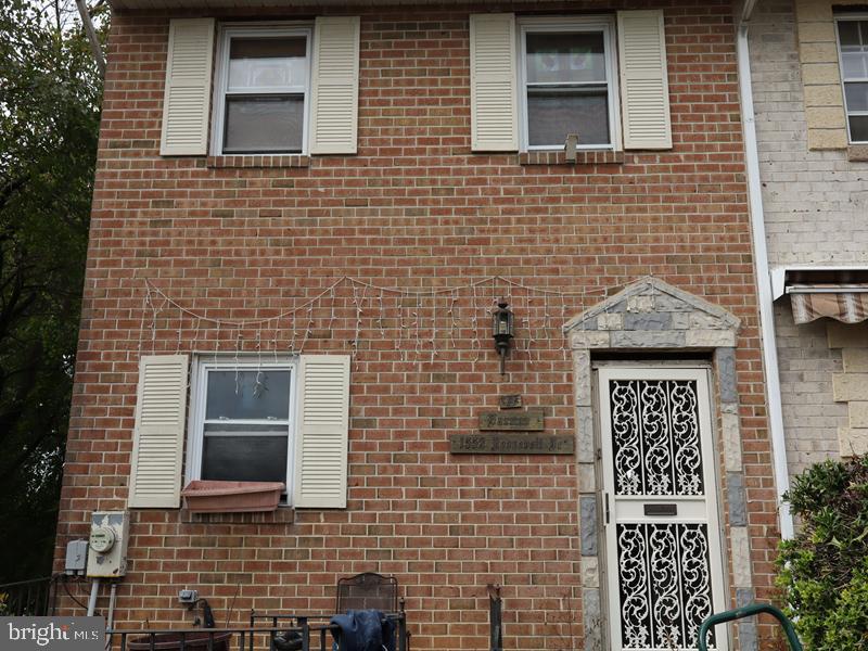 1552 ROOSEVELT DRIVE