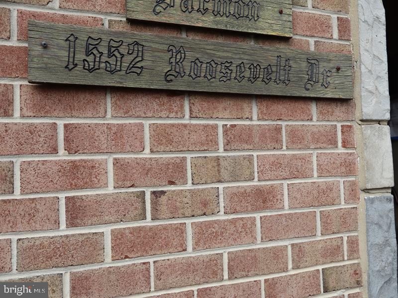 1552 ROOSEVELT DRIVE