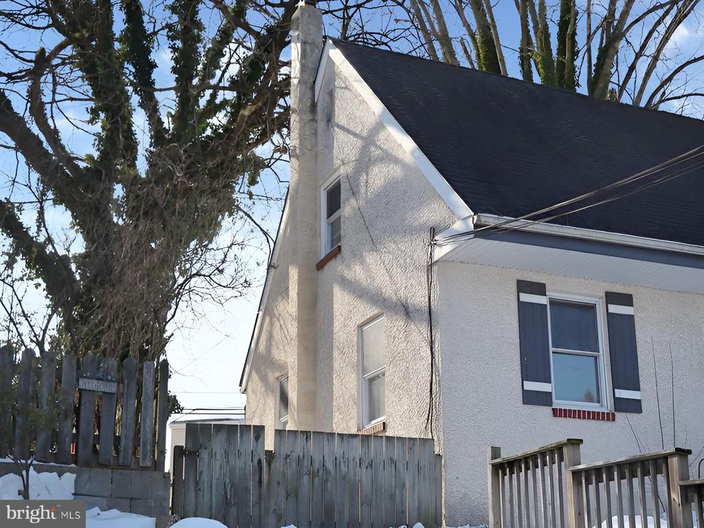 1316 BULLENS LANE