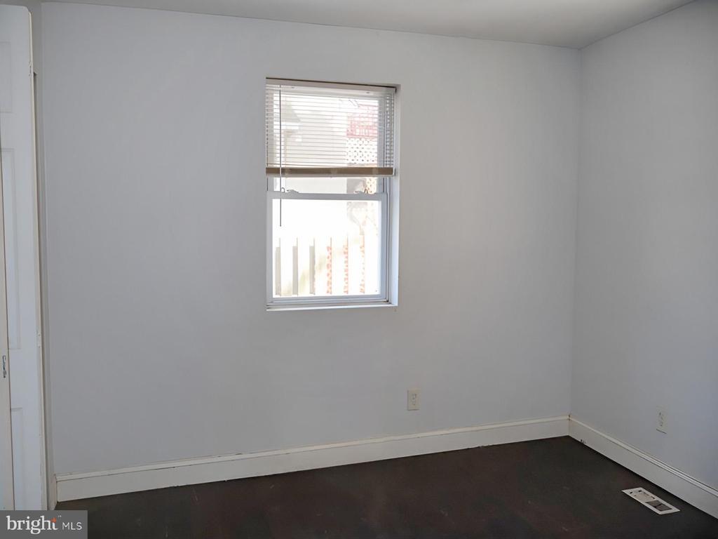 1316 BULLENS LANE