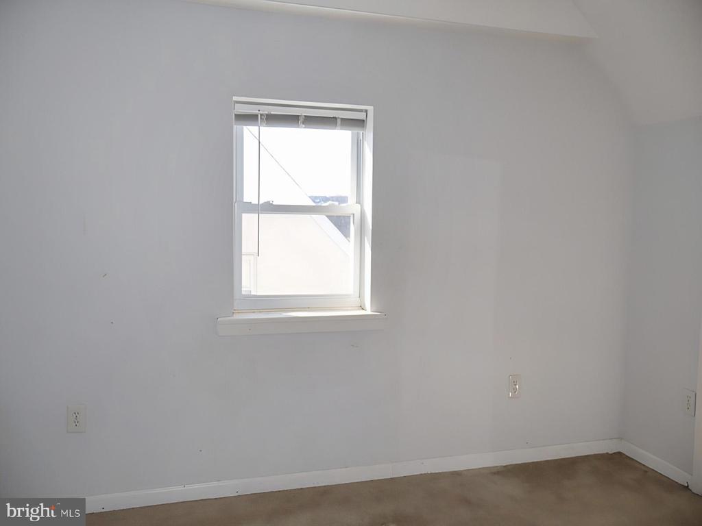 1316 BULLENS LANE