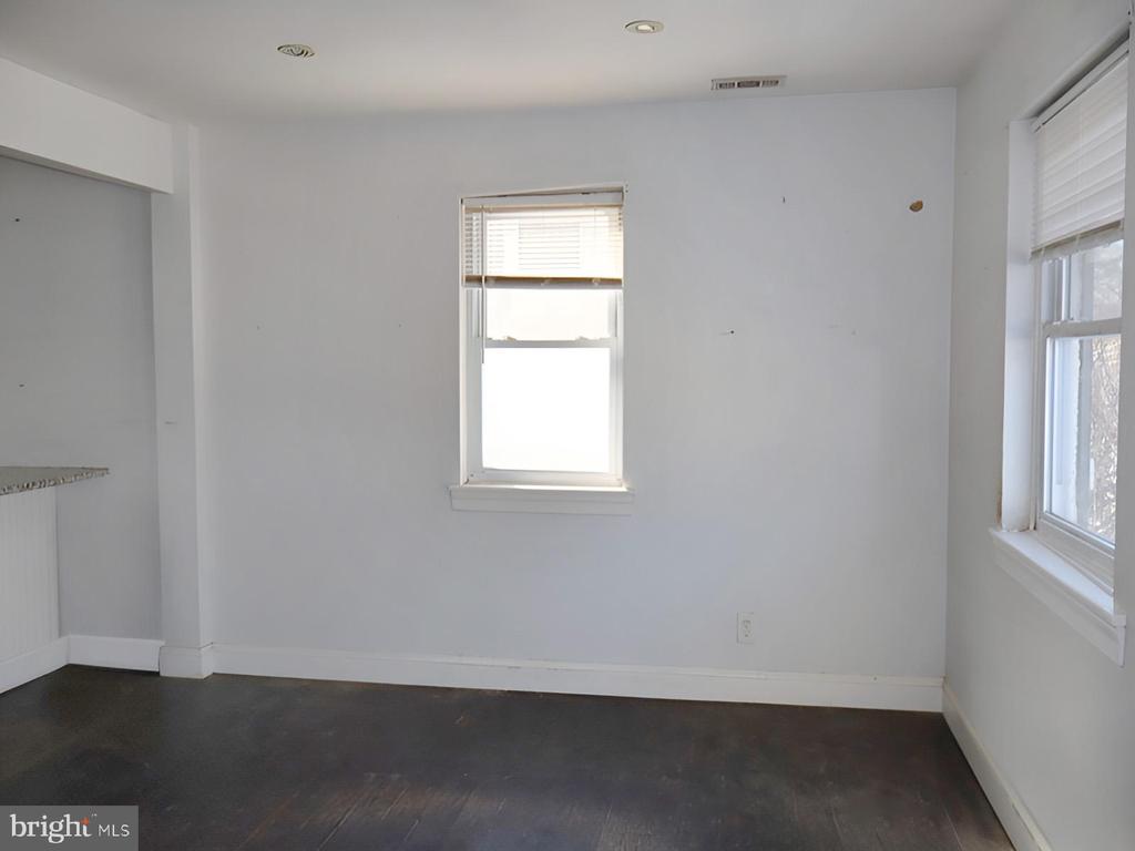 1316 BULLENS LANE