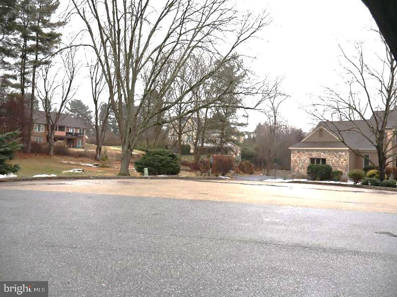 3 E SPRING OAK CIRCLE