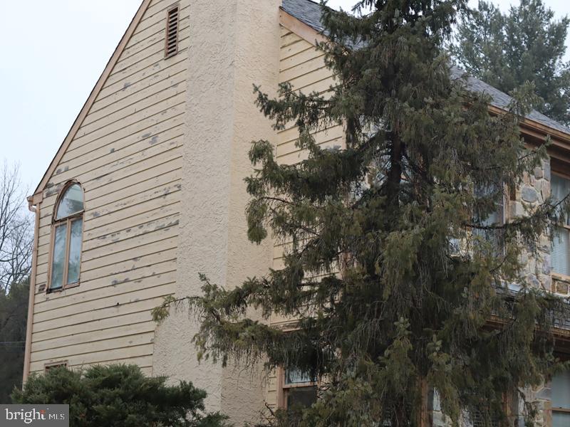 3 E SPRING OAK CIRCLE