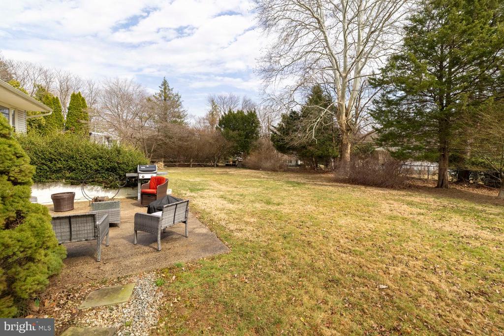 16 WAR ADMIRAL LANE