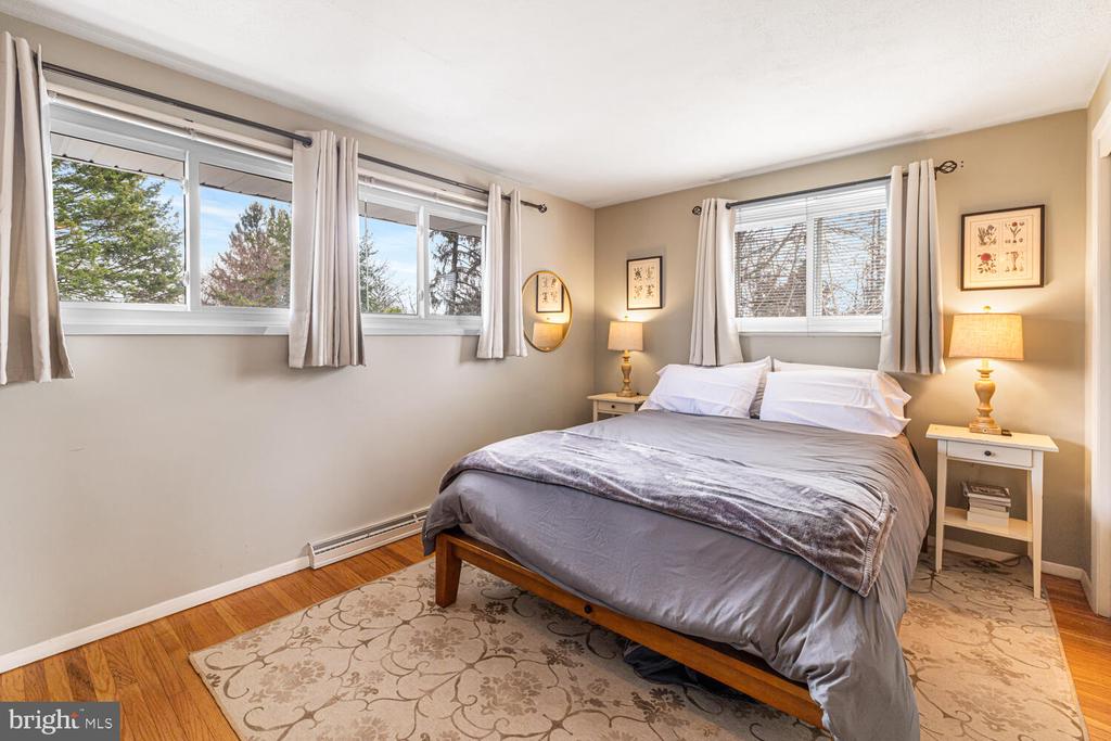 16 WAR ADMIRAL LANE