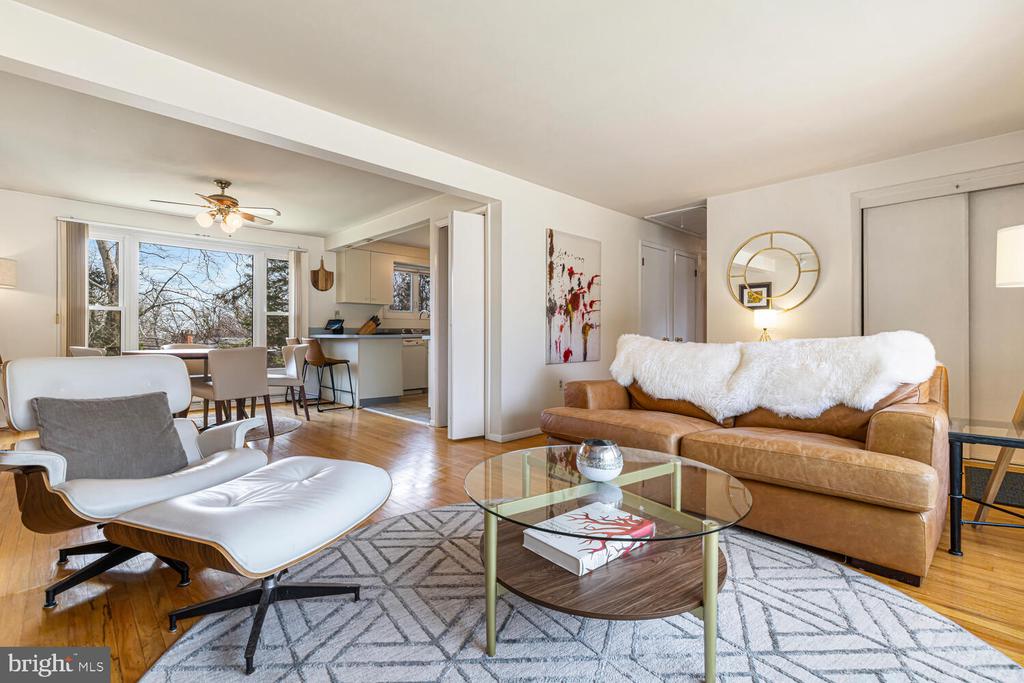 16 WAR ADMIRAL LANE