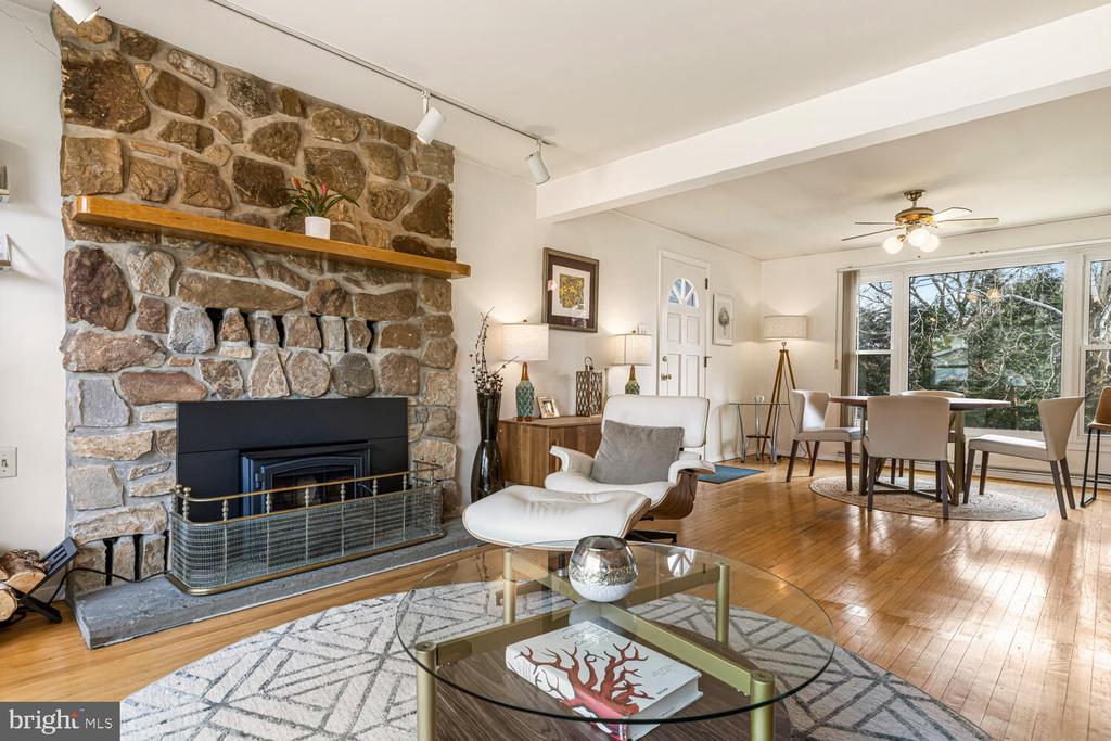 16 WAR ADMIRAL LANE
