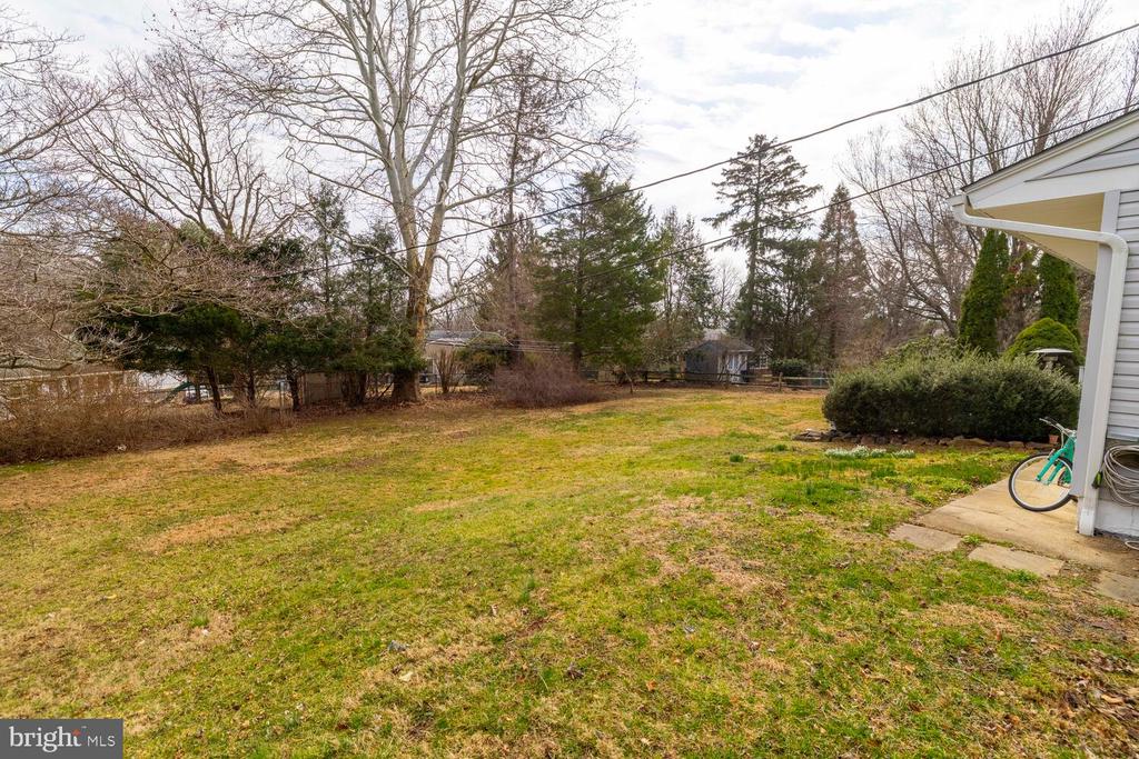16 WAR ADMIRAL LANE