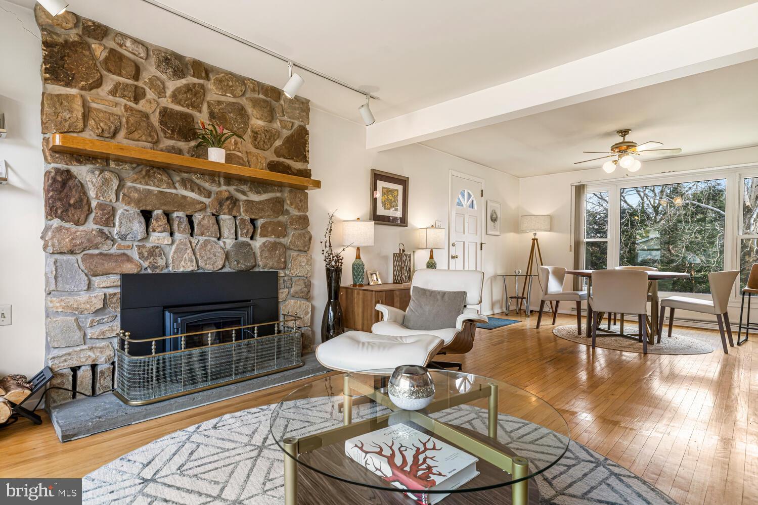 16 WAR ADMIRAL LANE