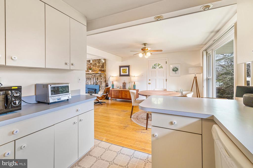 16 WAR ADMIRAL LANE