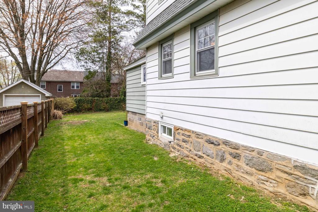 2116 E COUNTY LINE ROAD
