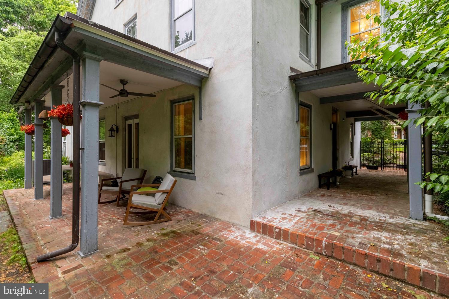 35 VIOLET LANE