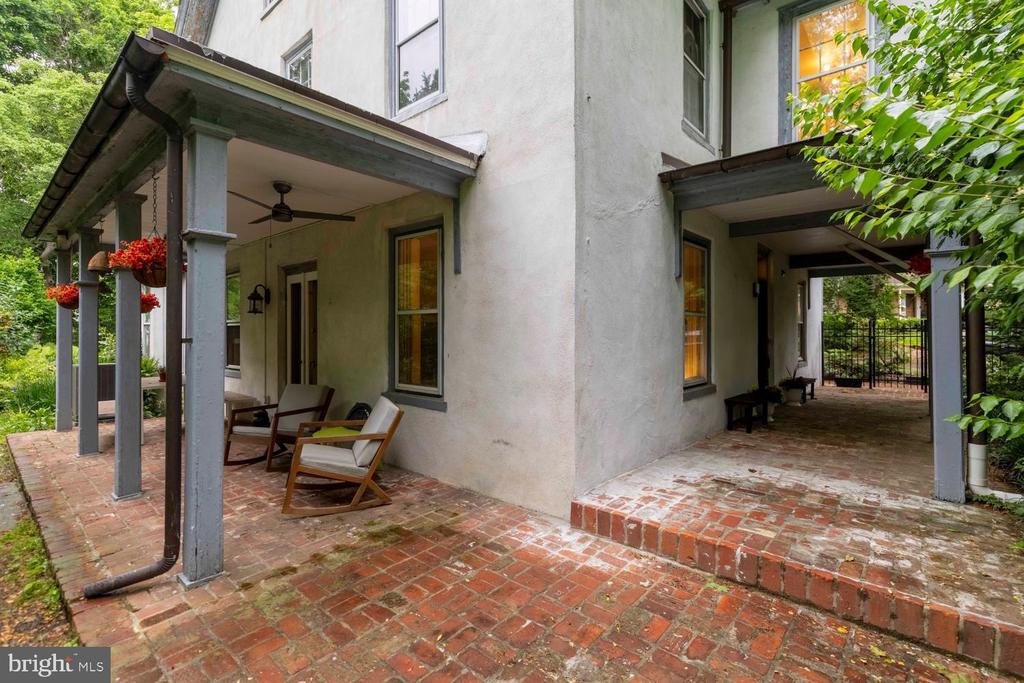 35 VIOLET LANE