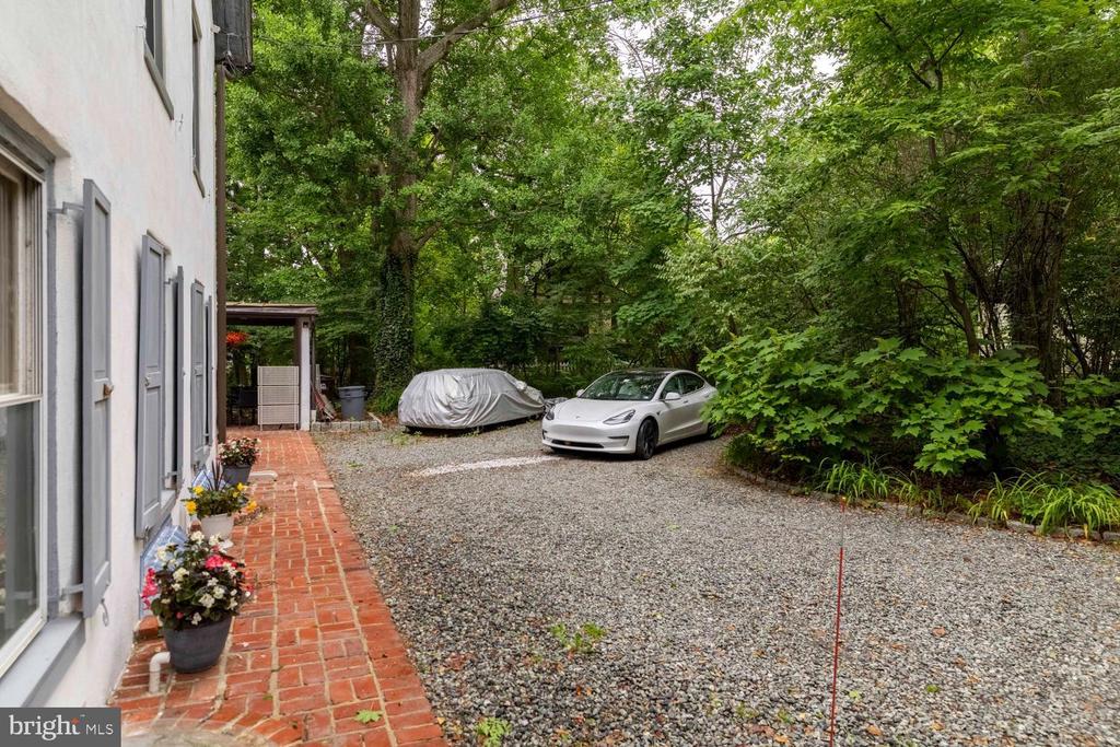 35 VIOLET LANE
