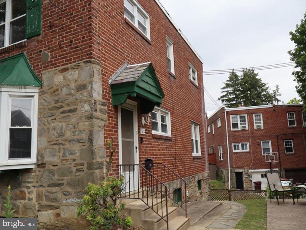 323 N MAPLE AVENUE