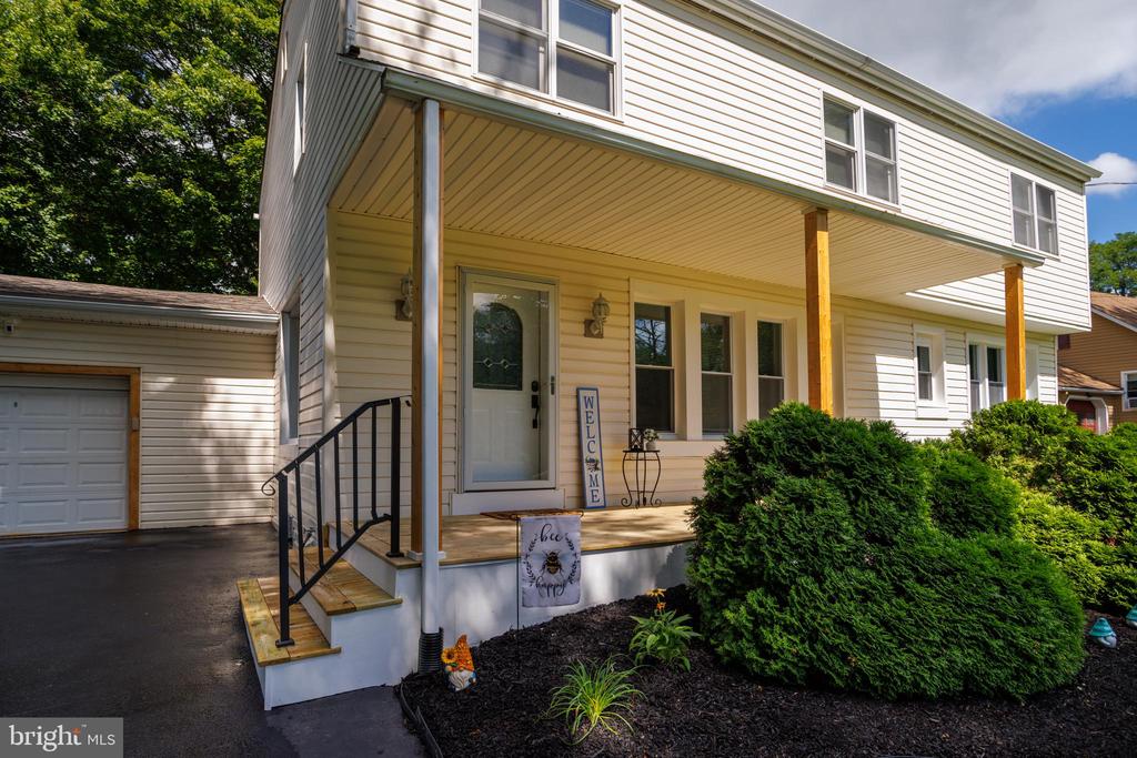 652 MEETINGHOUSE ROAD