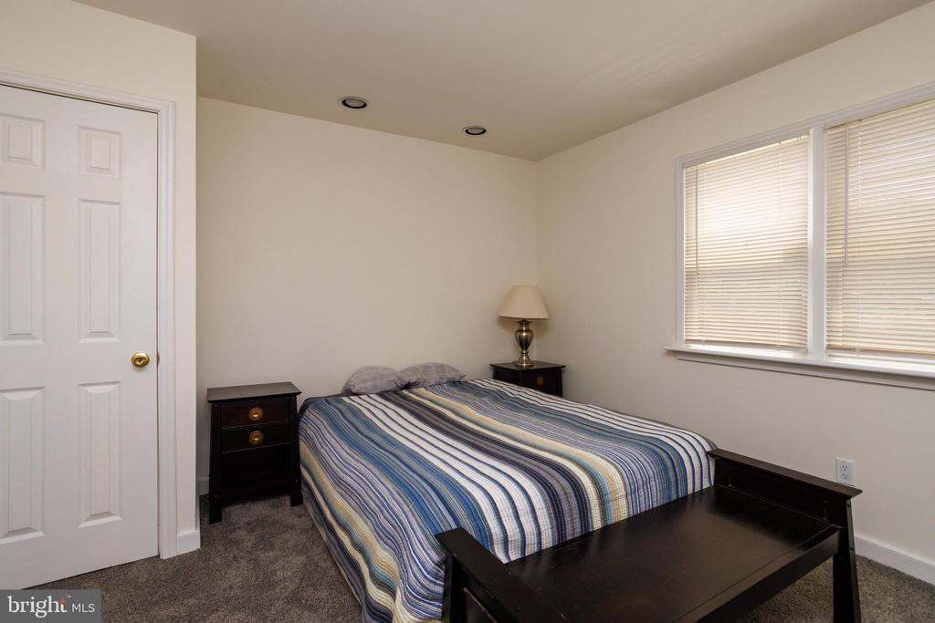 652 MEETINGHOUSE ROAD