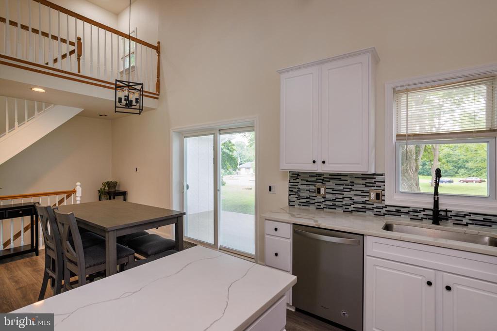 652 MEETINGHOUSE ROAD