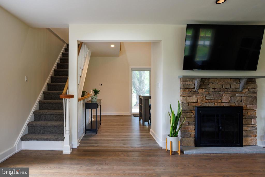 652 MEETINGHOUSE ROAD