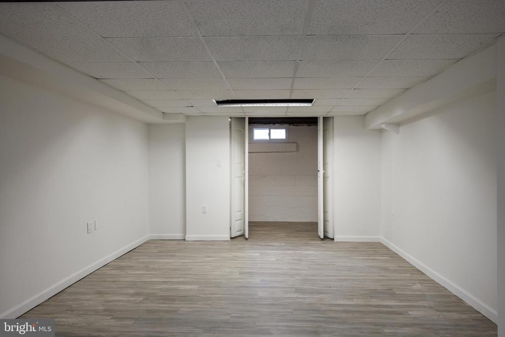 652 MEETINGHOUSE ROAD