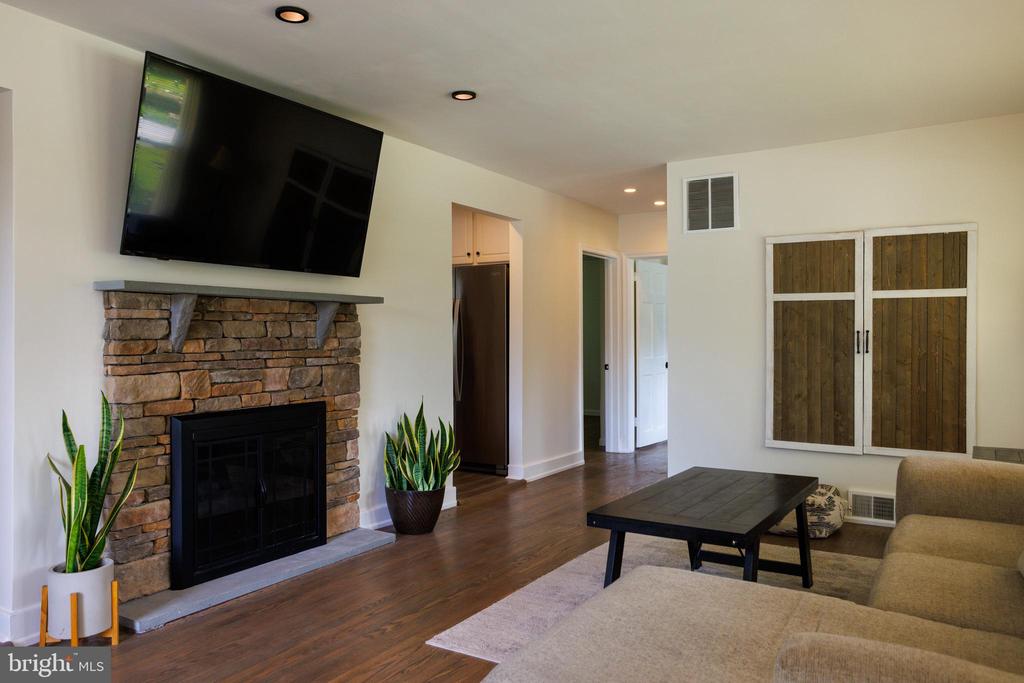 652 MEETINGHOUSE ROAD