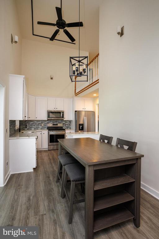 652 MEETINGHOUSE ROAD