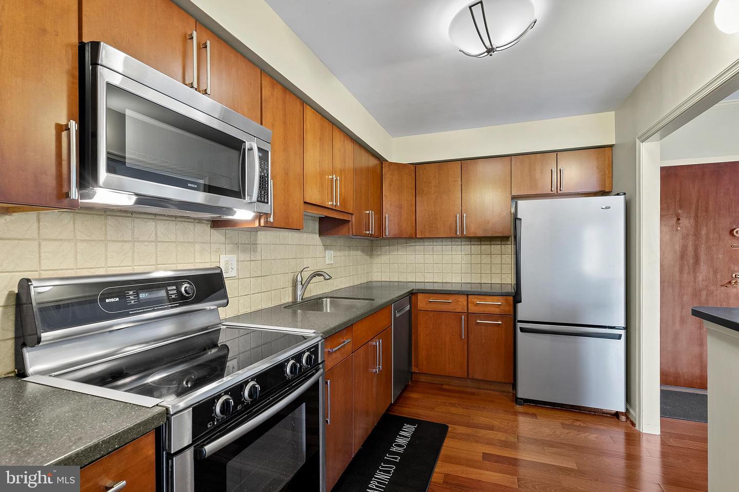 601 Montgomery Ave #105