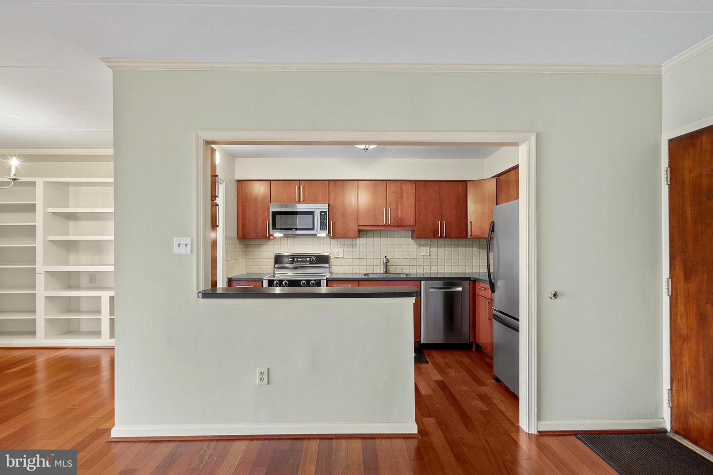 601 Montgomery Ave #105