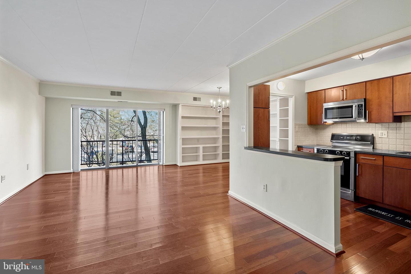 601 Montgomery Ave #105