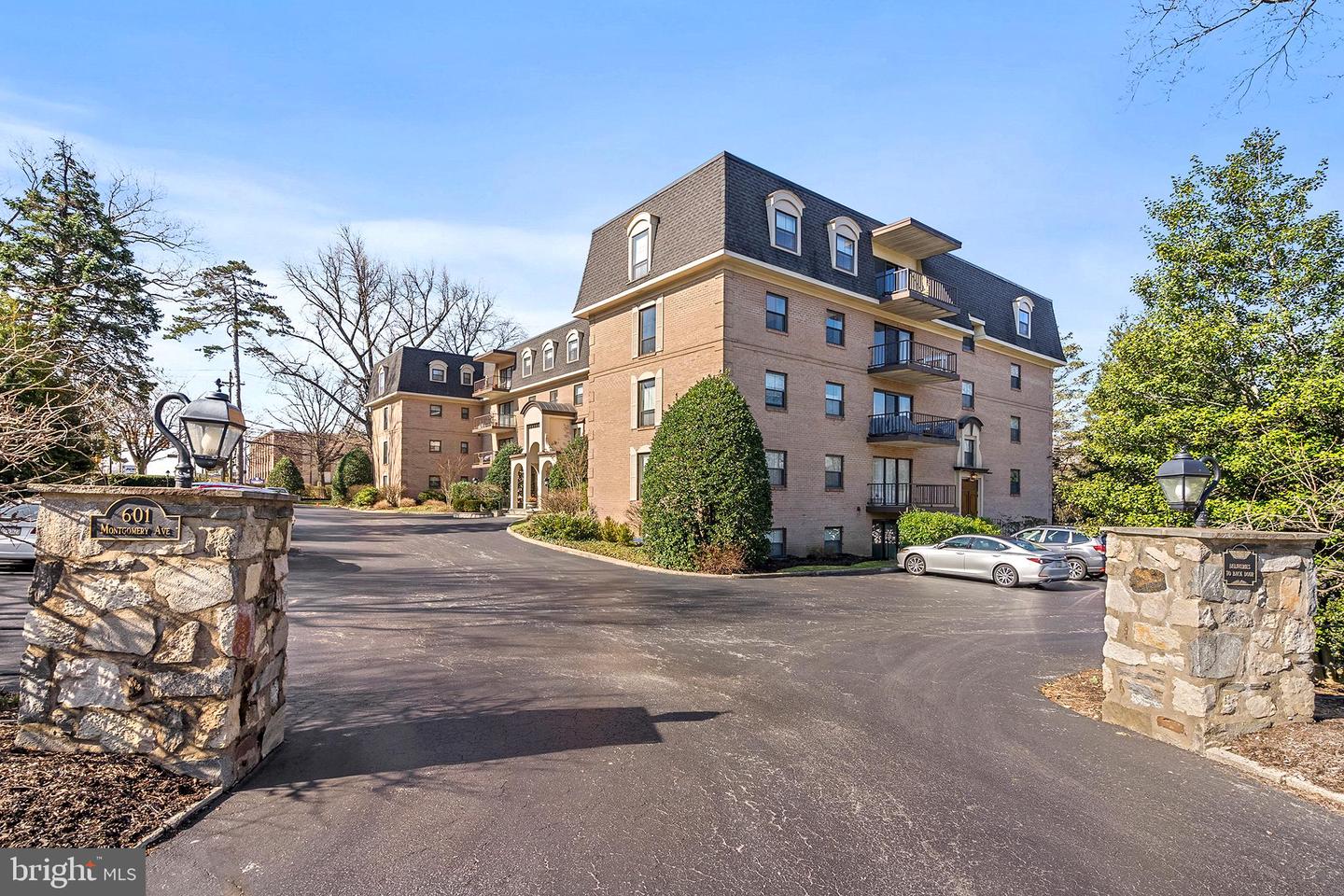 601 Montgomery Ave #105