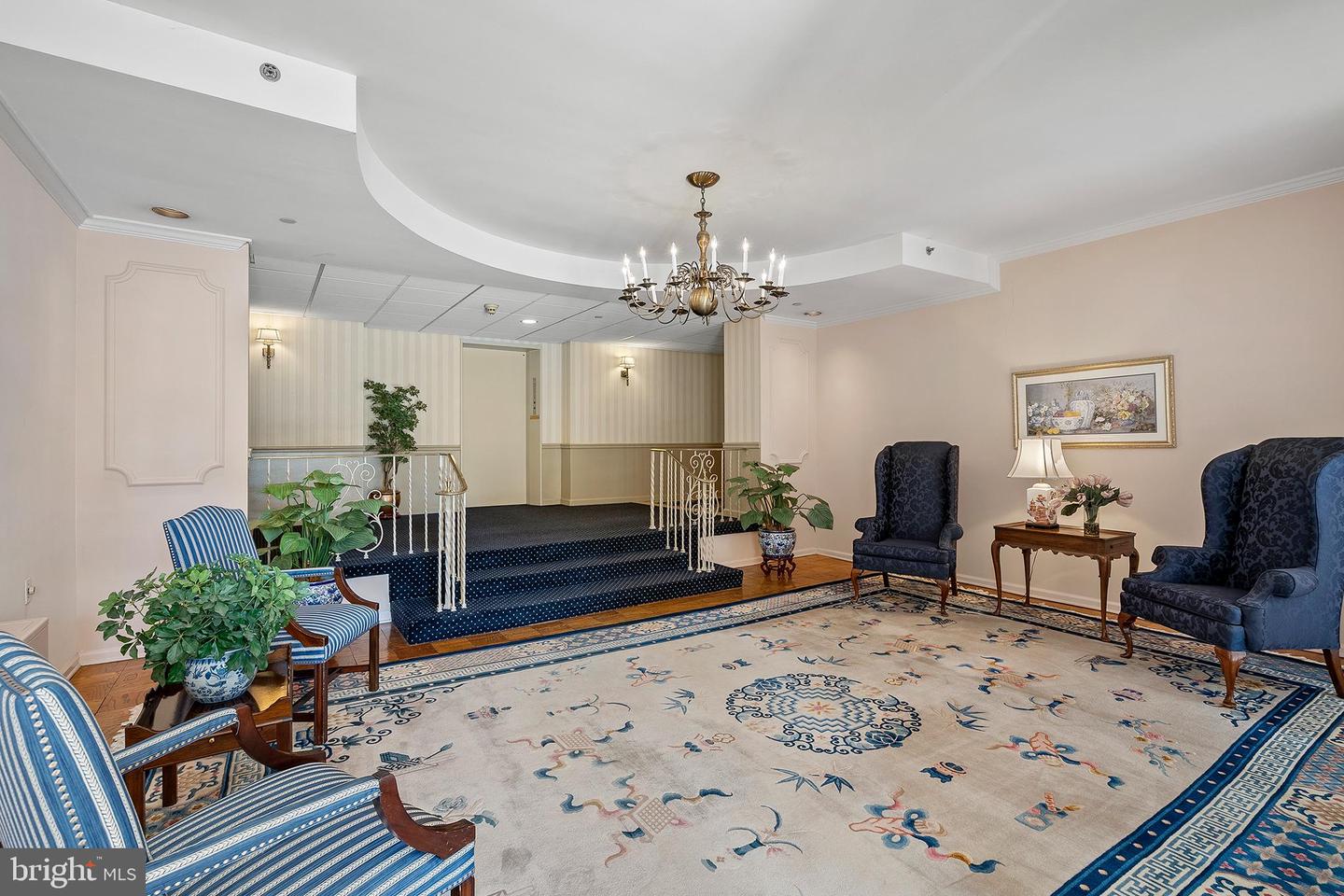 601 Montgomery Ave #105