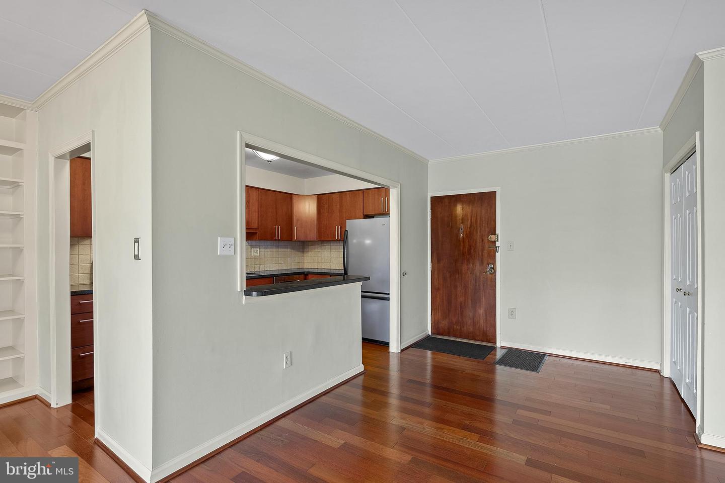 601 Montgomery Ave #105