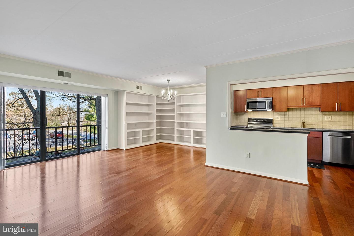 601 Montgomery Ave #105