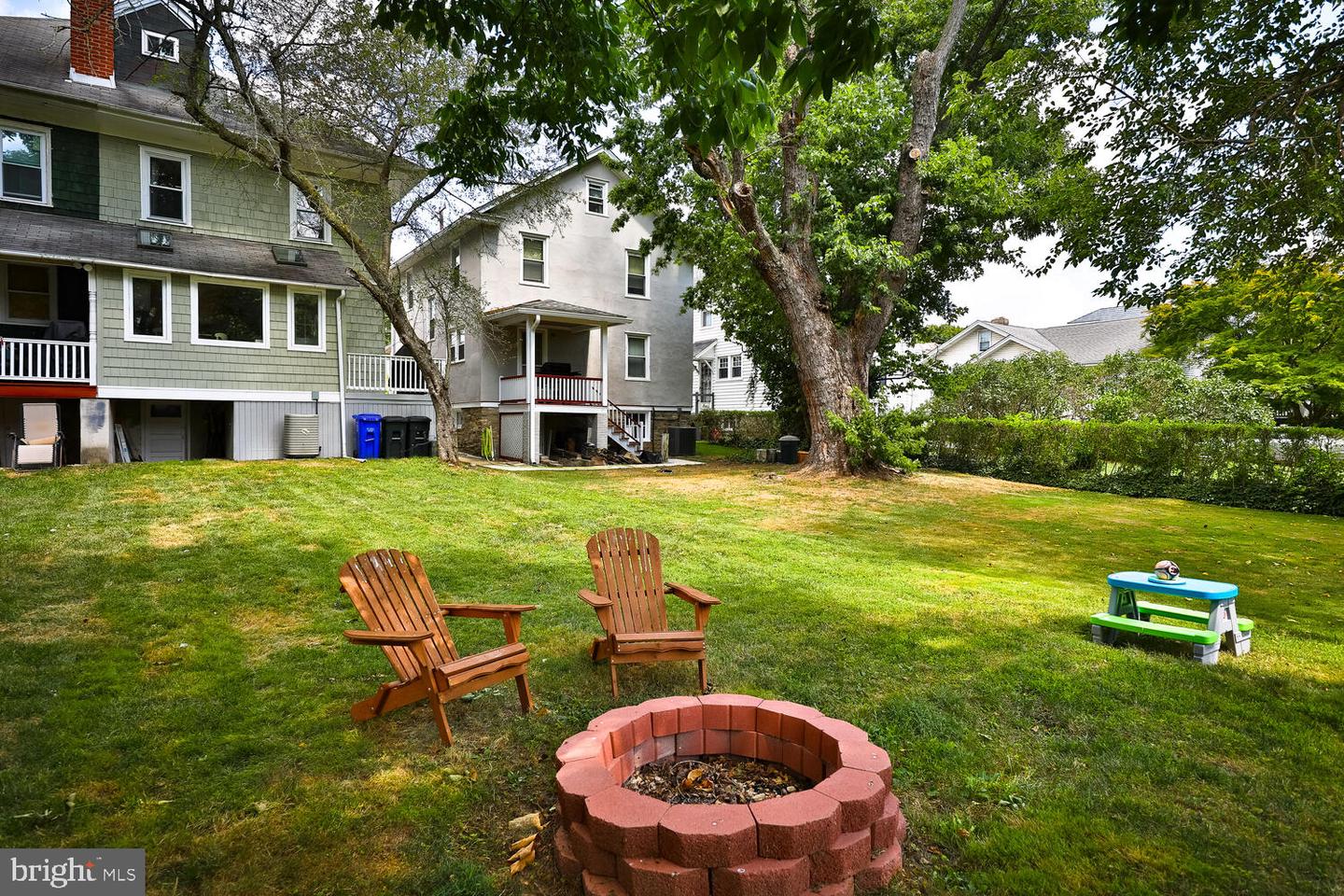 224 E Ave