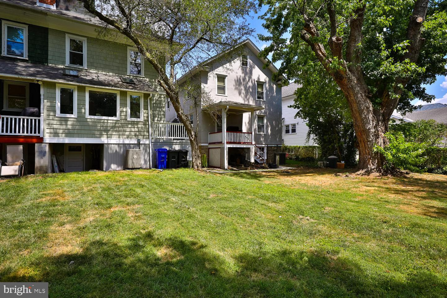 224 E Ave