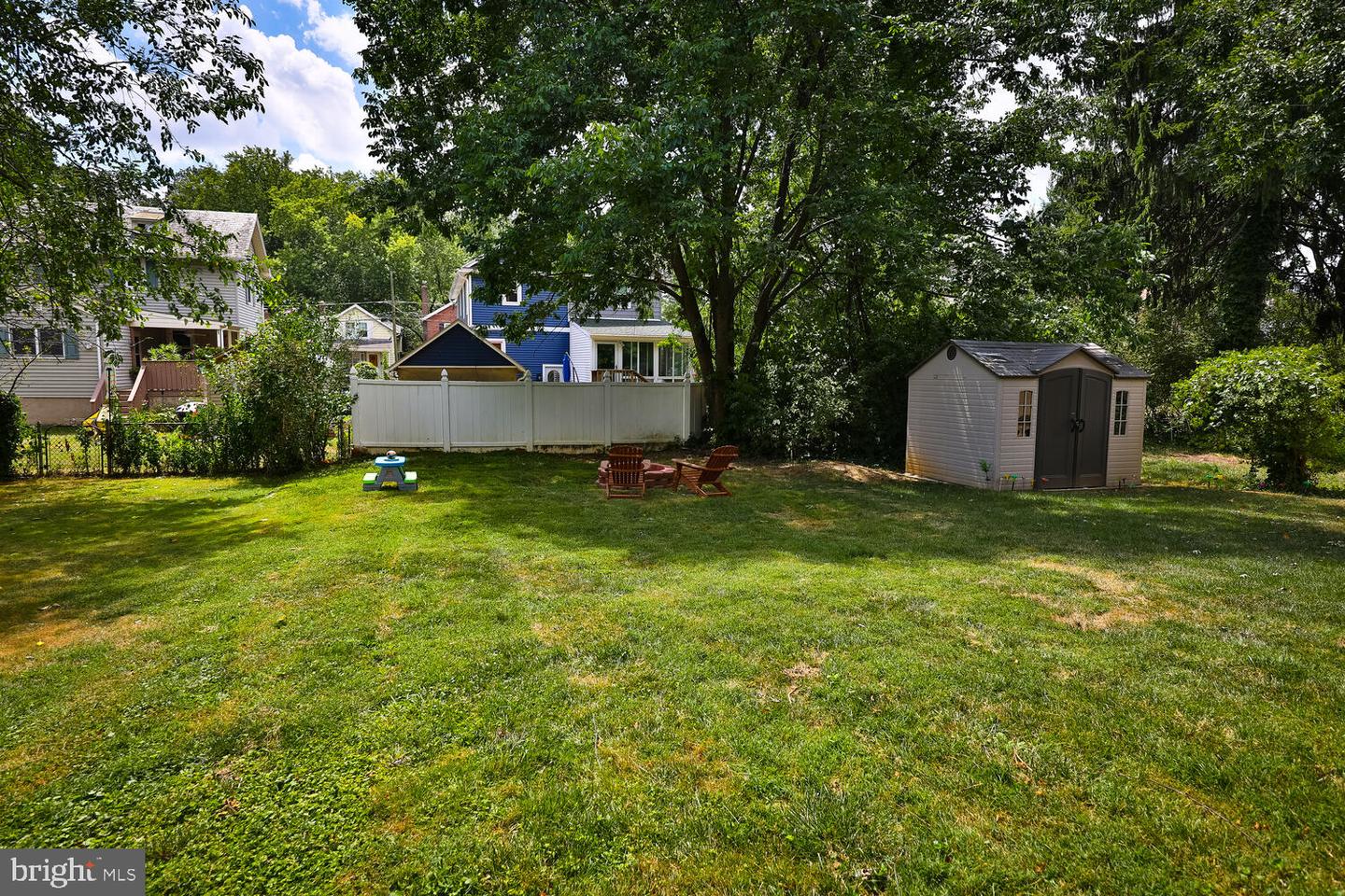 224 E Ave