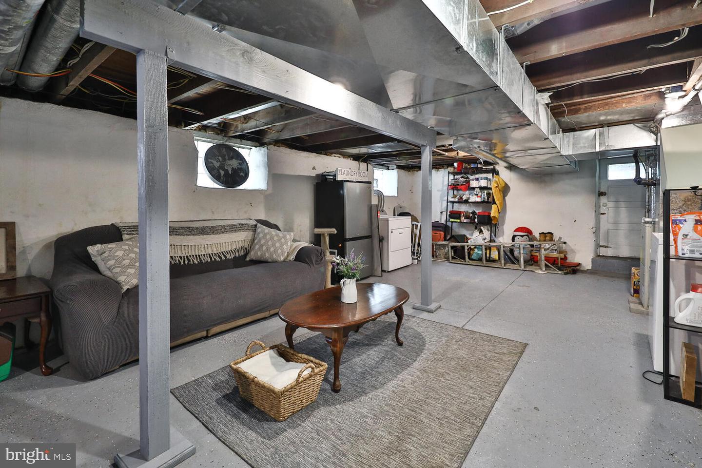224 E Ave