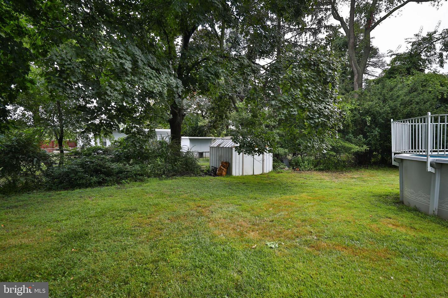 8209 MacArthur Rd