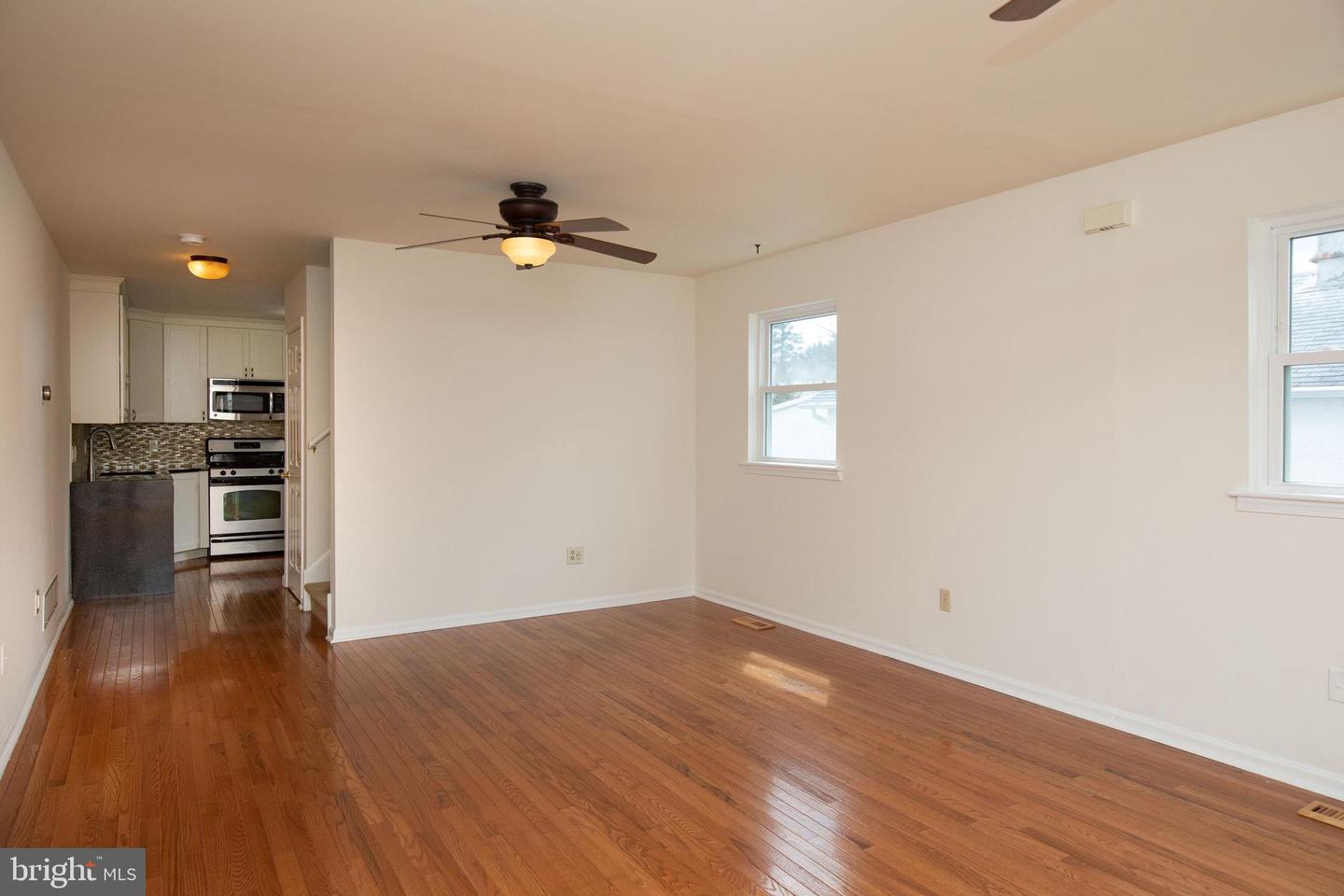 4022 Center Ave