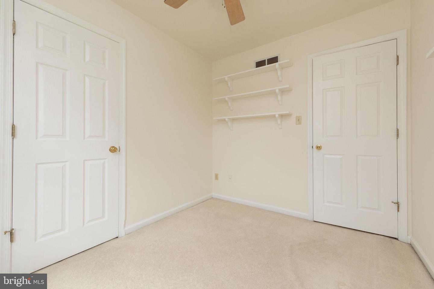 4022 Center Ave