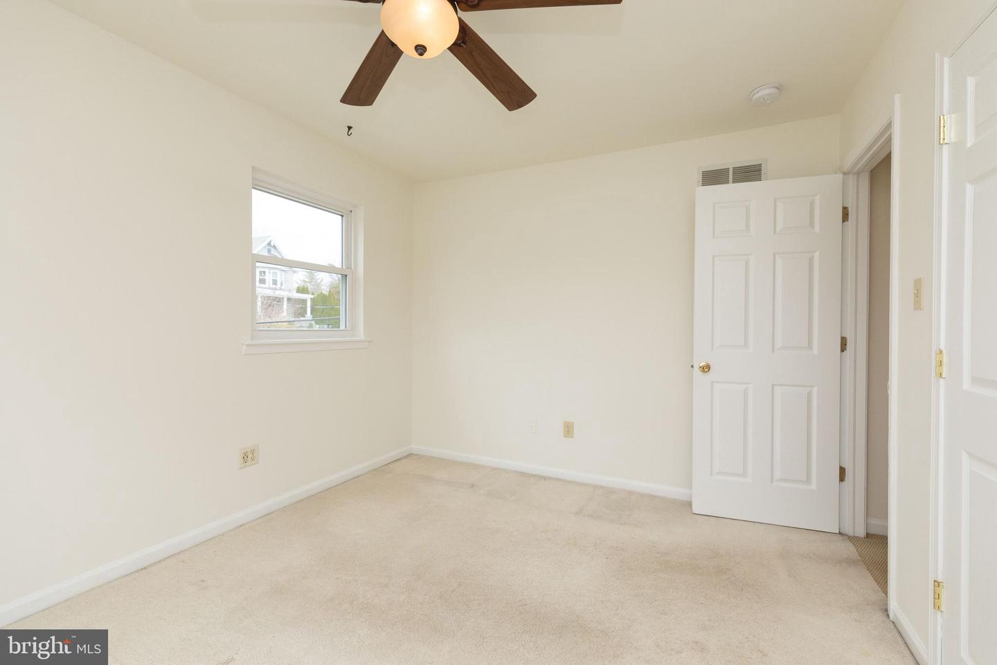 4022 Center Ave