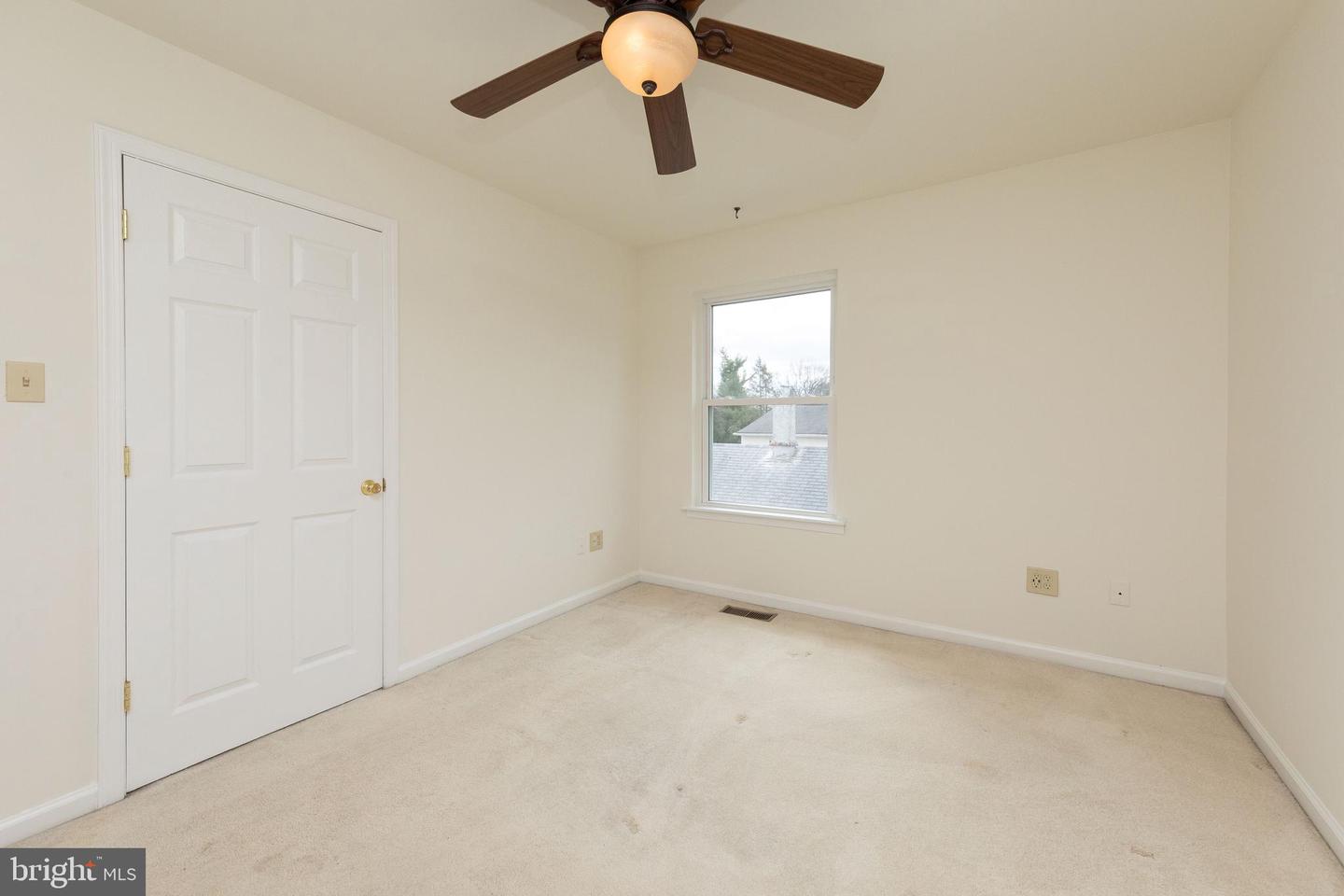 4022 Center Ave