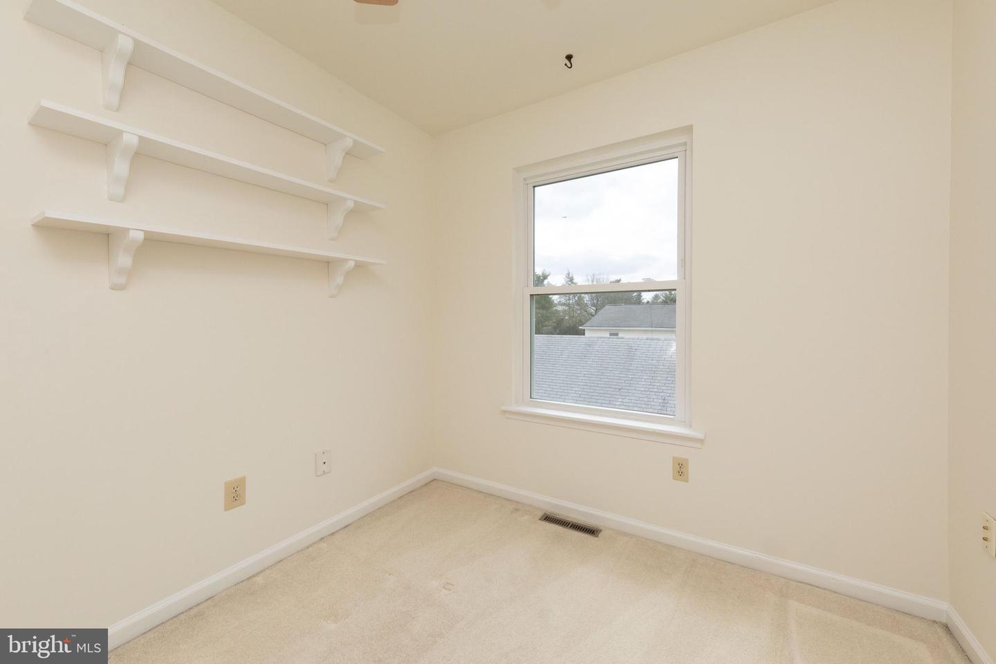 4022 Center Ave