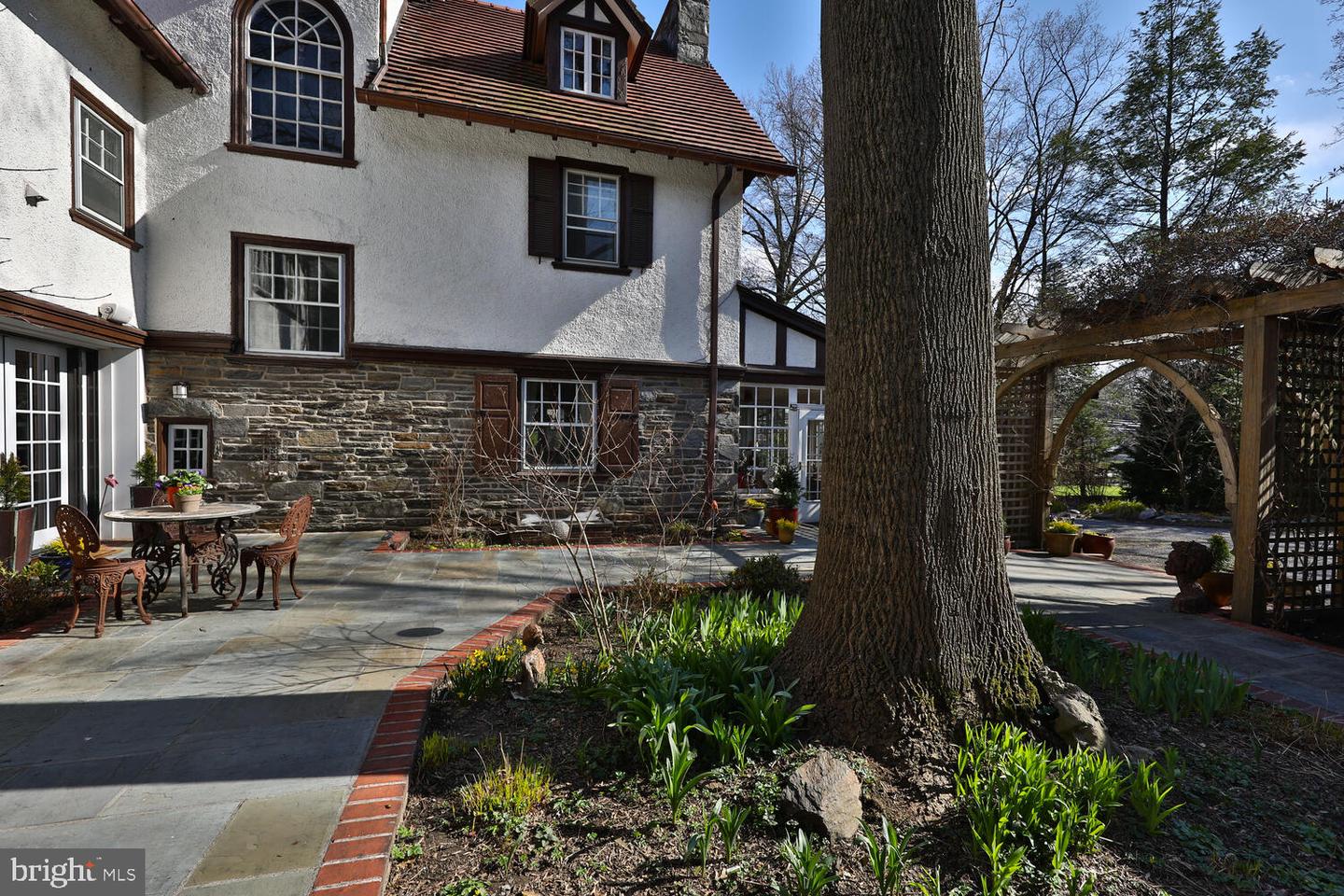 39 Union Ave