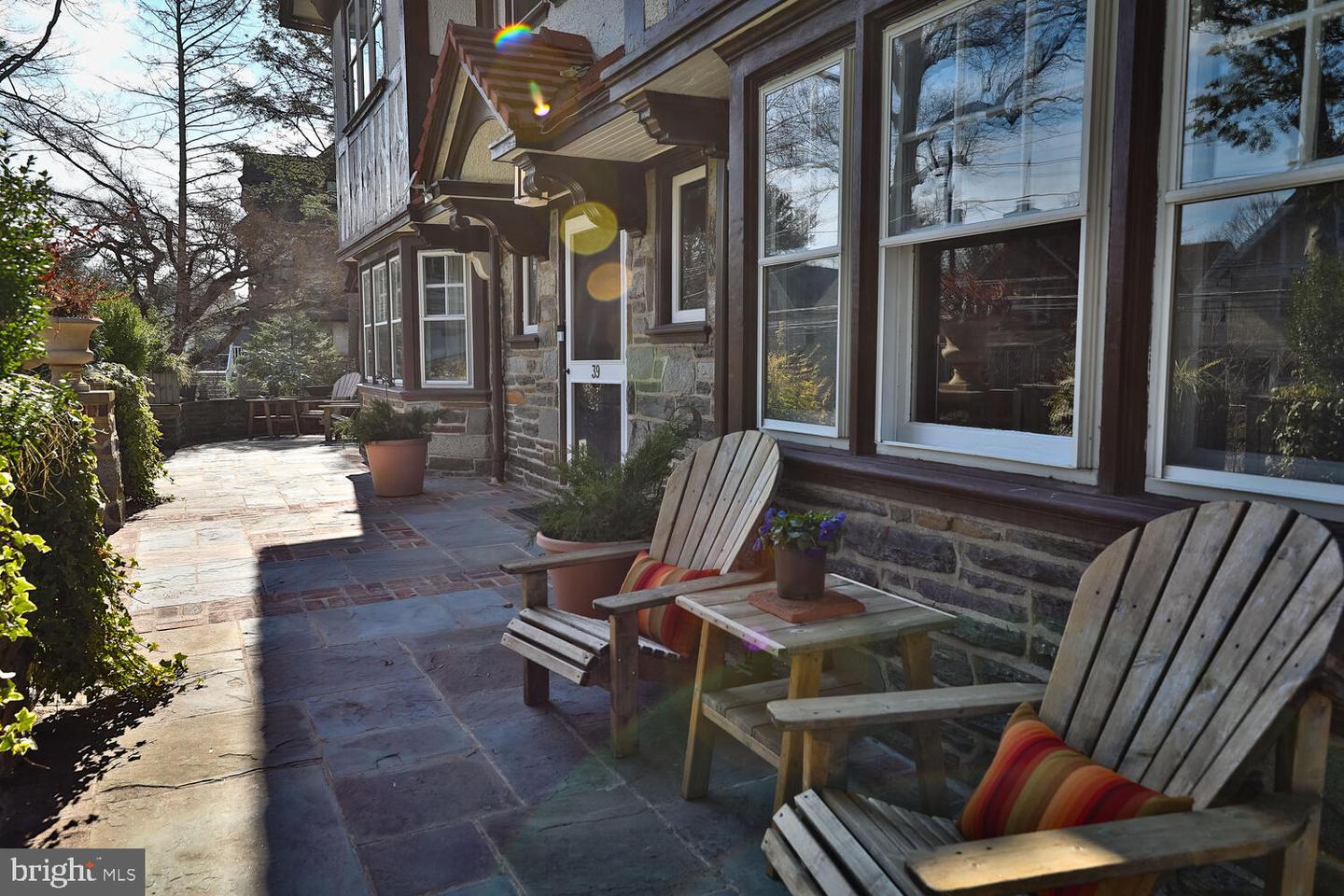 39 Union Ave