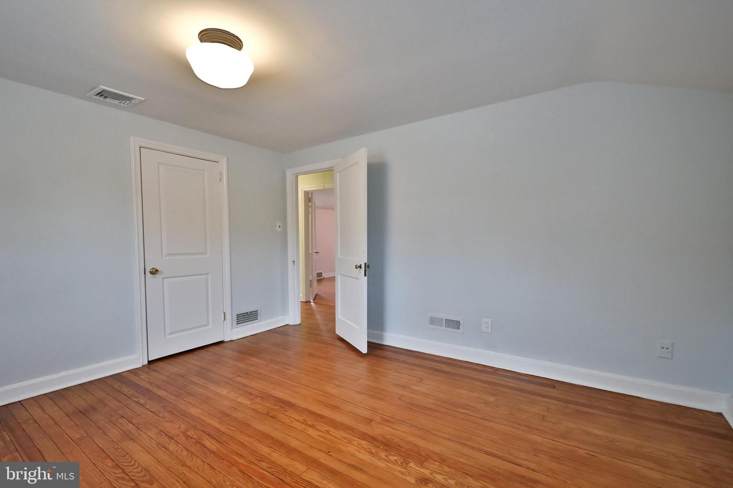 7703 Elm Ave