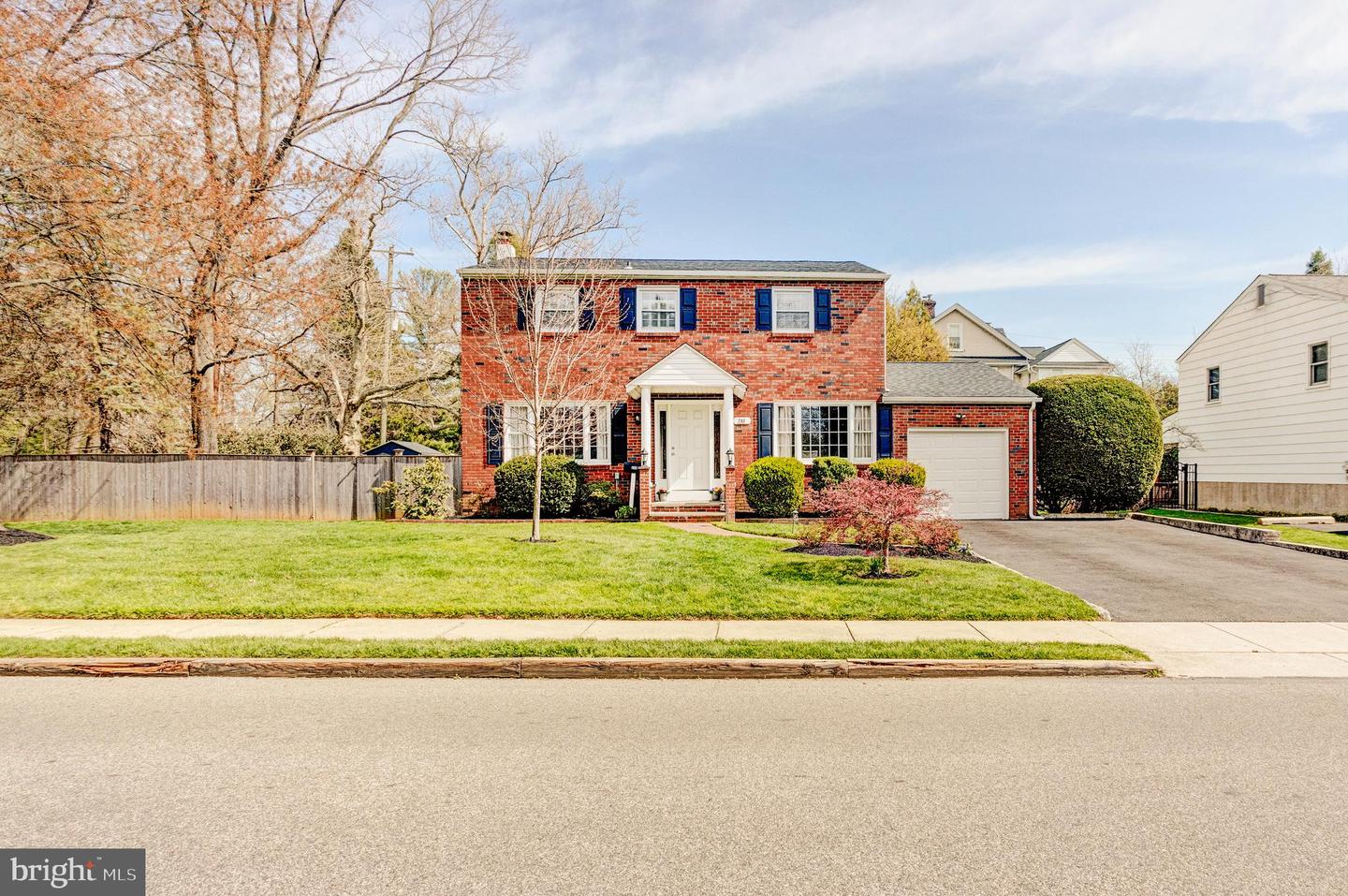 248 Arlingham Rd