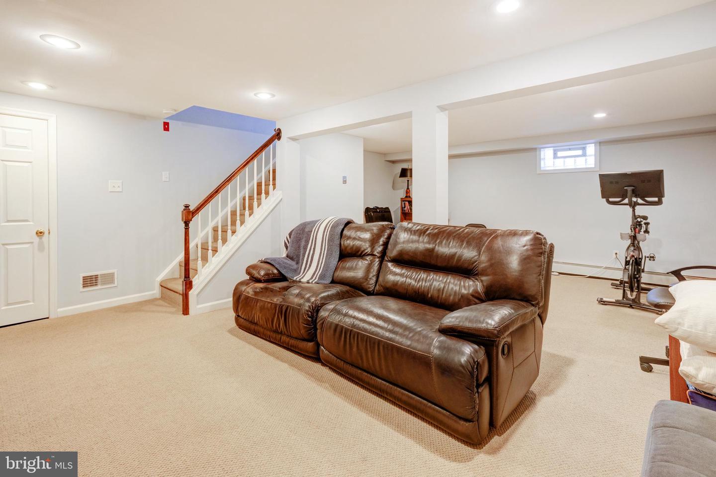 248 Arlingham Rd
